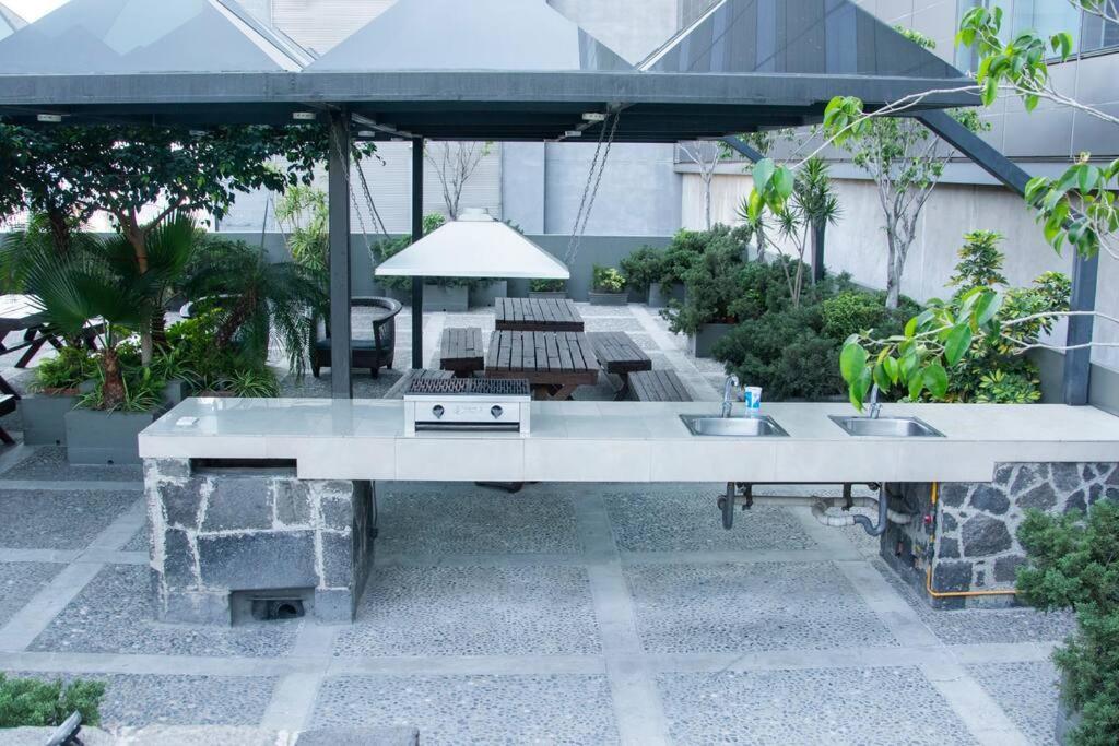 Great Cozy Loft Luxory Pool/ Gym/jacuzzi/roof *