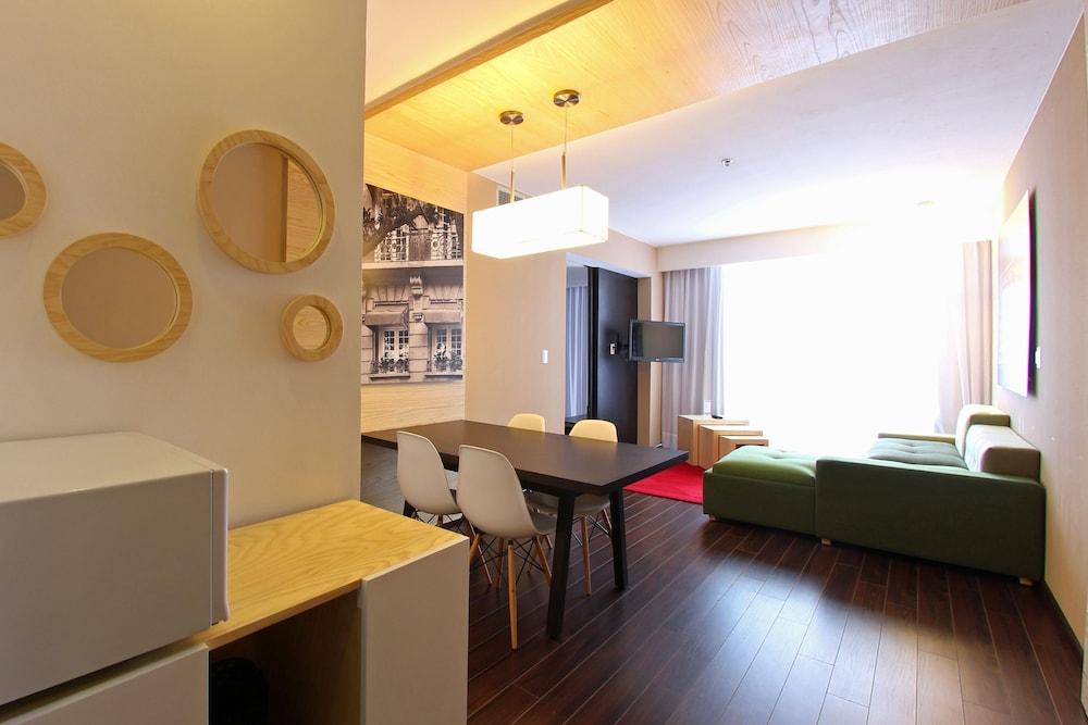 Fiesta Insurgentes Viaducto Hotel Mexico City