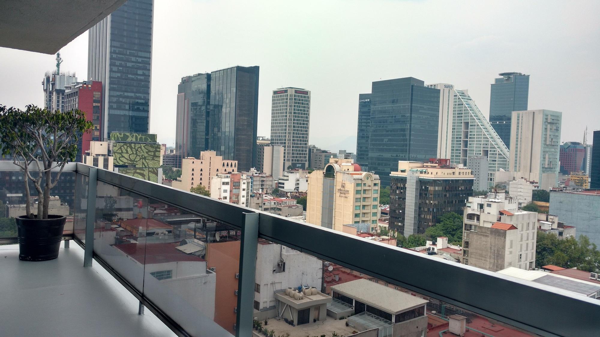 Century Reforma 4*