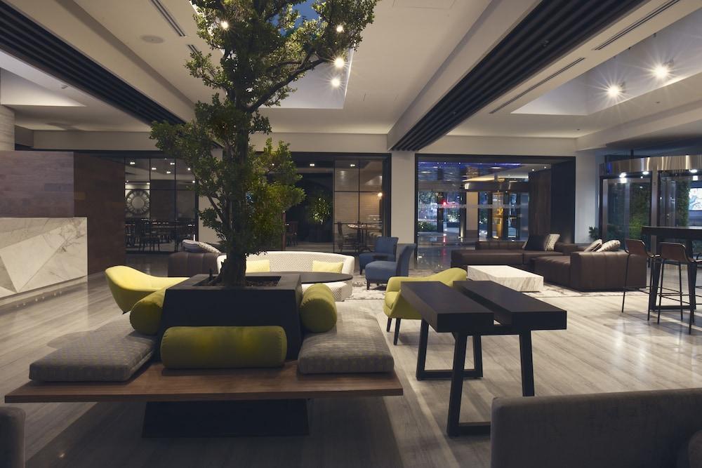 Krystal Grand Insurgentes 5*