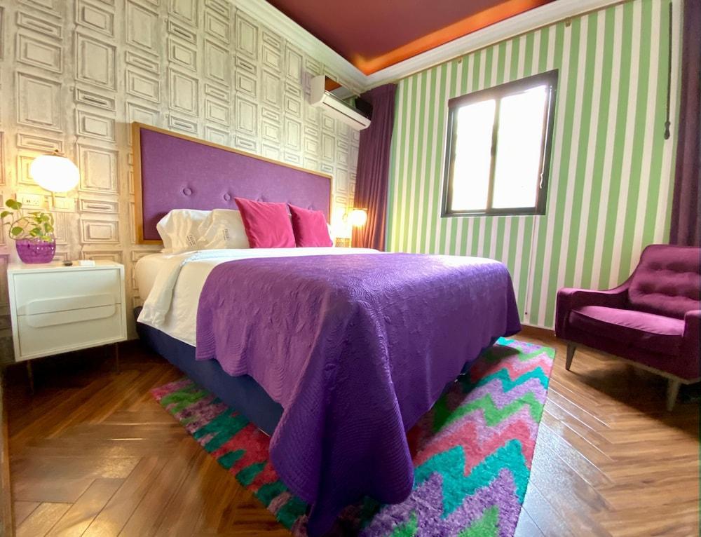 Pug Seal Polanco Anatole France Hotel 5*