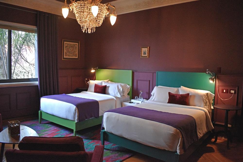 Hotel Pug Seal Polanco Anatole France México DF