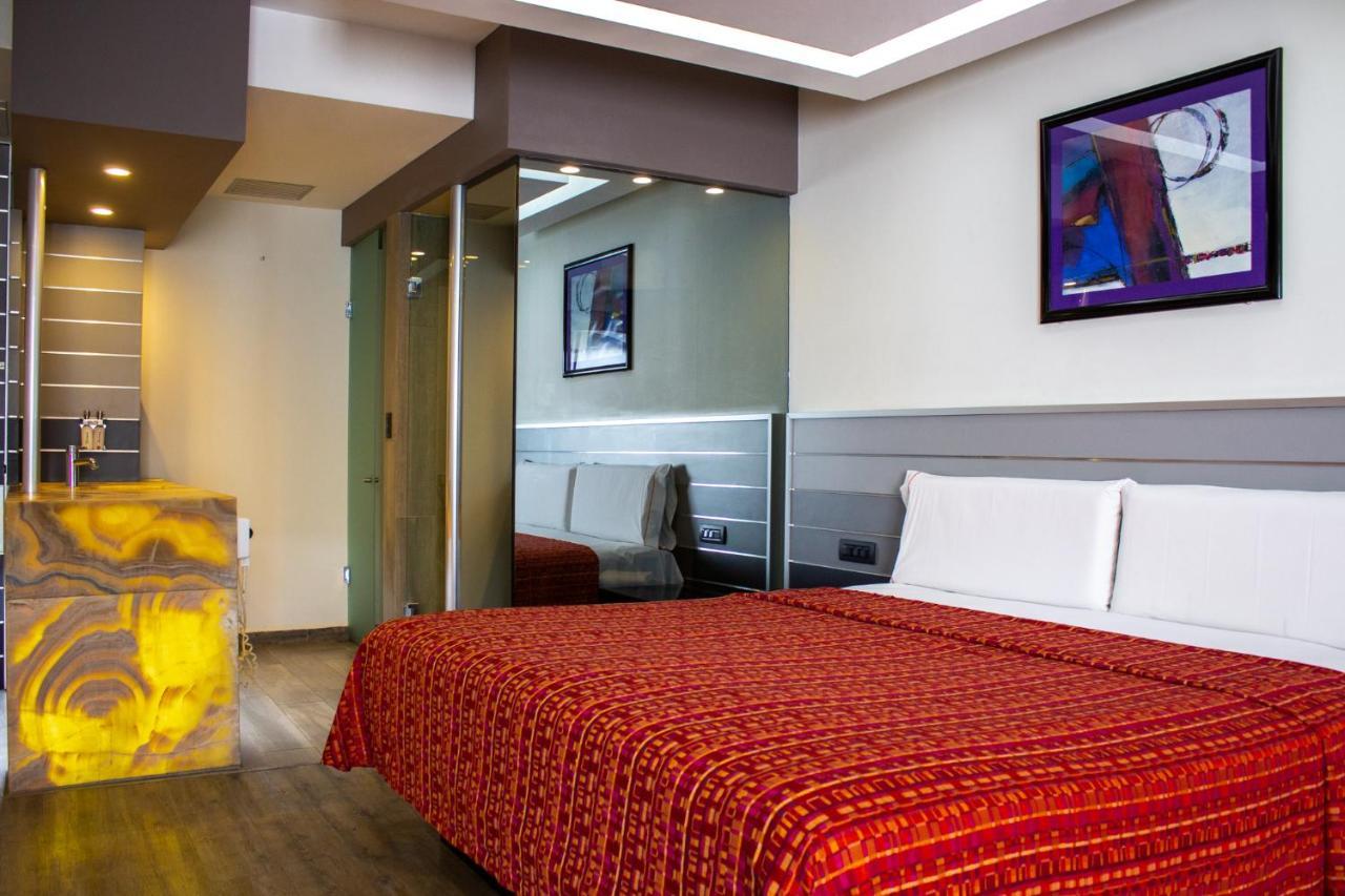 Miramar Hotel *