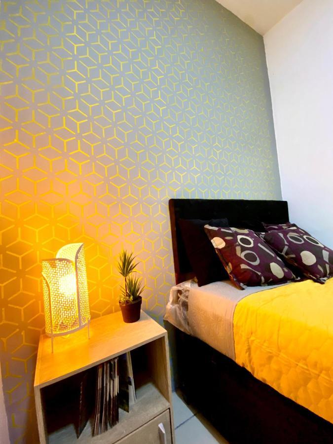 Casa de hóspedes Roomies - Santa Maria La Ribera