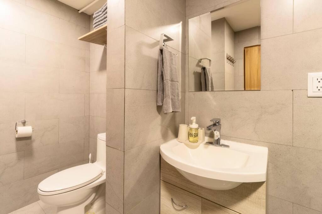 101 Lovely 2bdrm 2bath Ac Rooftop