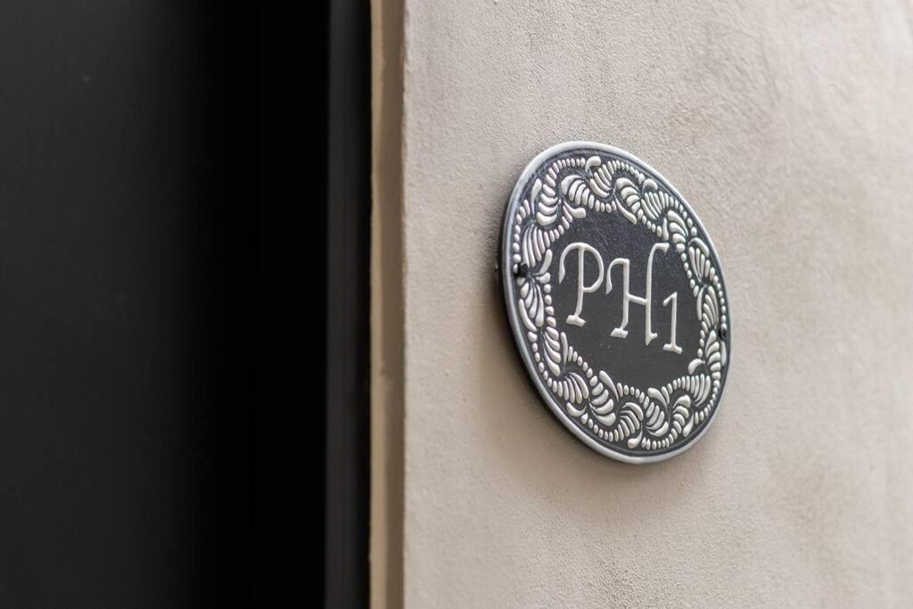 1ph Hidden Gem In Centro Fits 10 Private Terrace Casa de férias