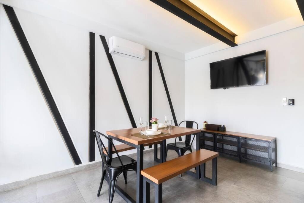Casa de férias 1ph Hidden Gem In Centro Fits 10 Private Terrace Cidade do México