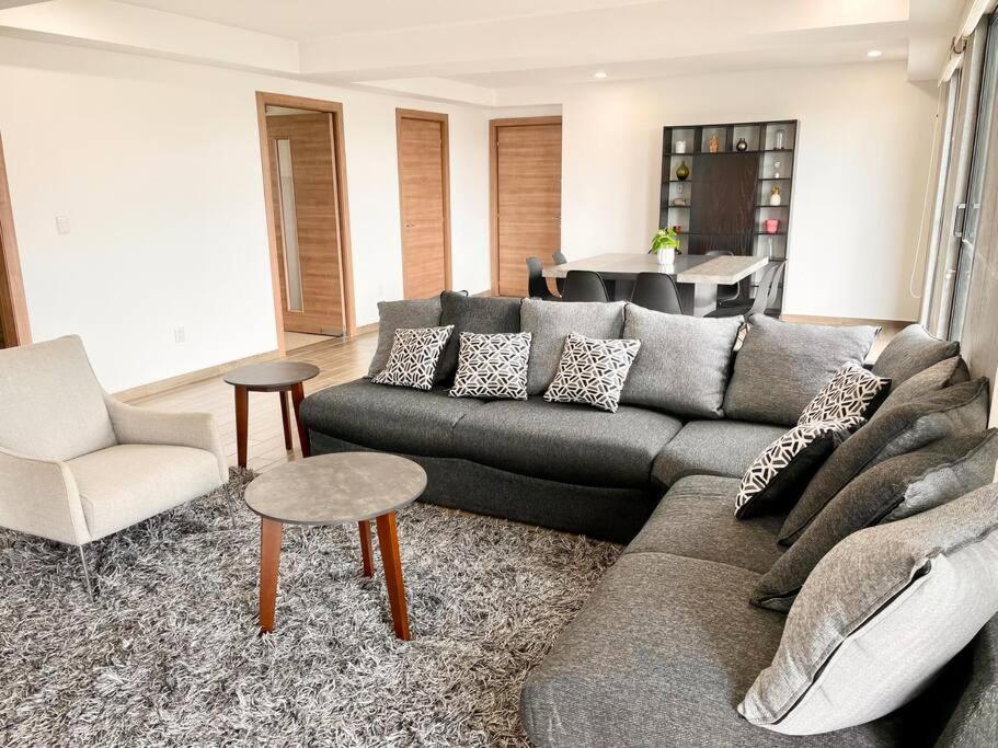 Place In South City. Apartamento