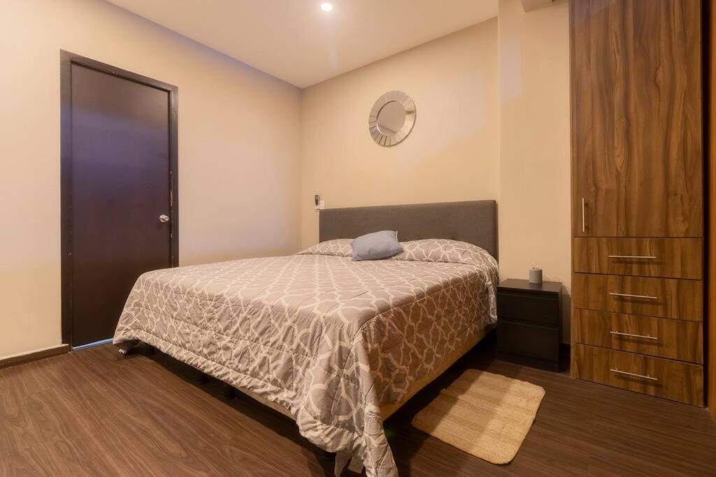 301 Historic Building 1bdrm 1bath Ac Rooftop