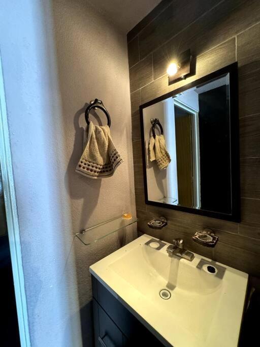 Сasa de vacaciones Contemporary Style House.