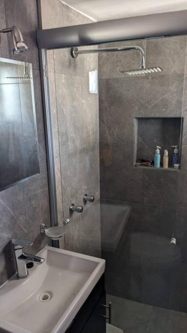 ¡intimo, Pequeno, Confortable, Mejor Que Hotel! * México DF