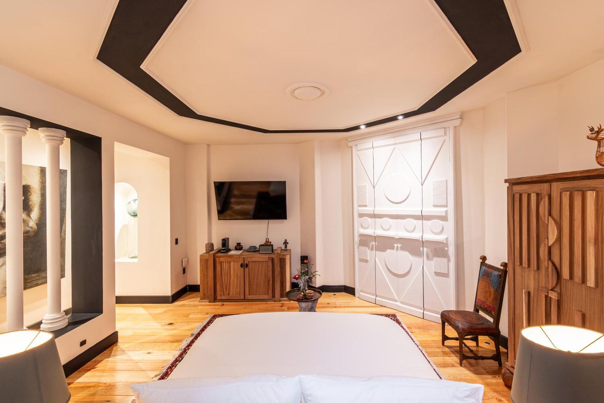 La Valise Hotel