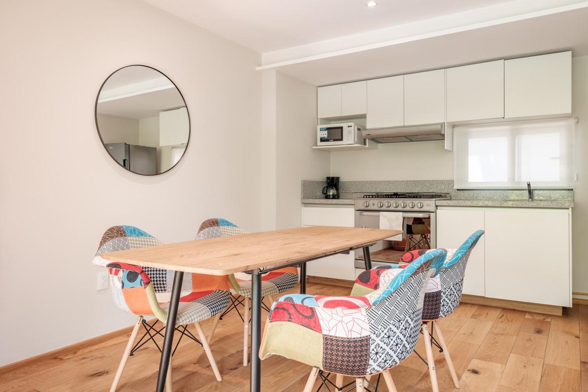 Modern La Condesa Pet Friendly Apartment