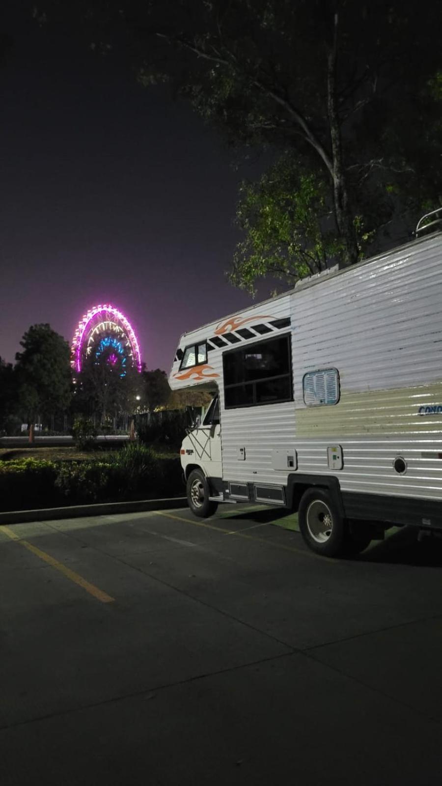 Pasa Noche En El Bosque De Chapultepec *