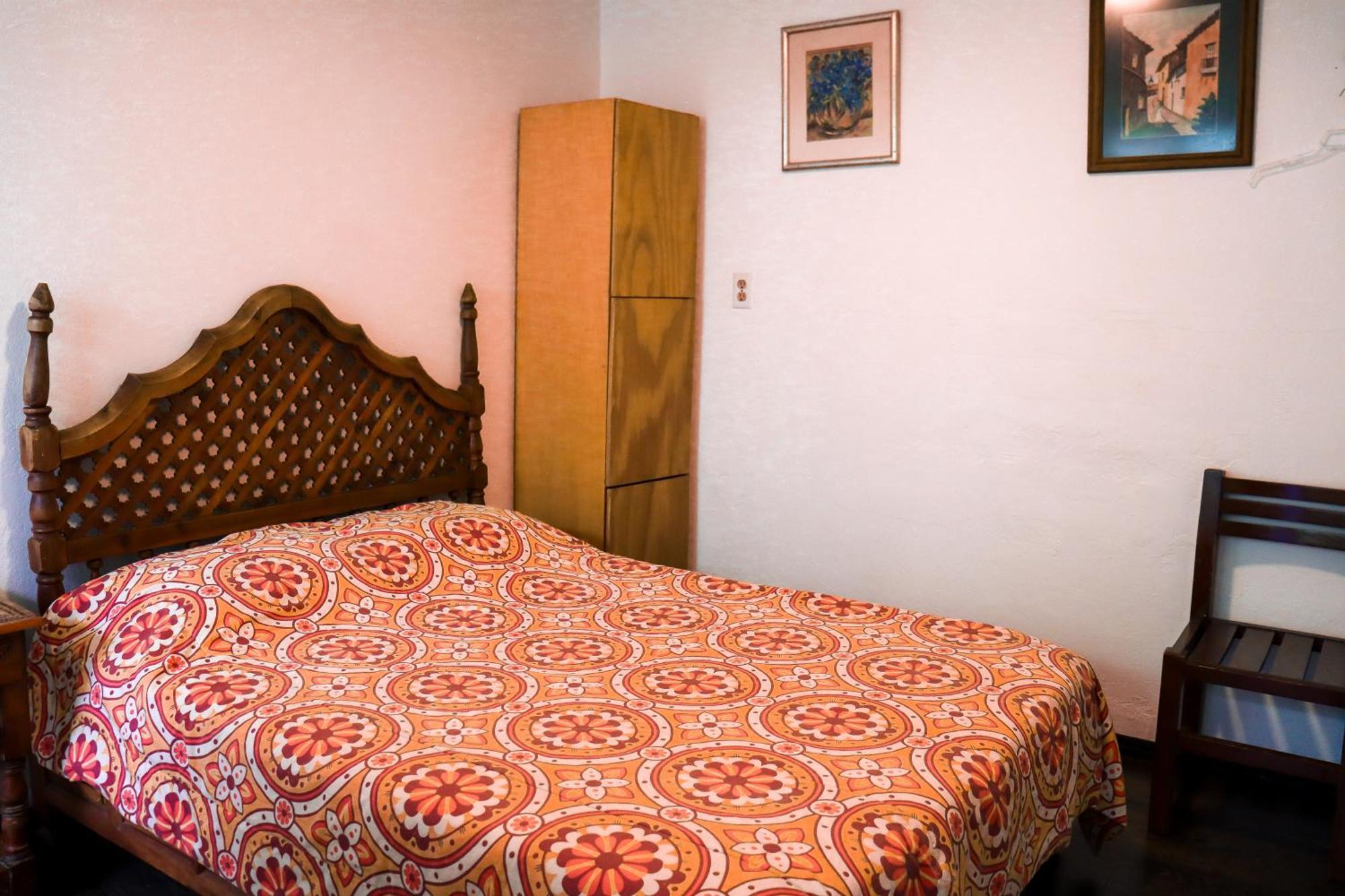 Hostal Cuija Coyoacan Berlin 268 Coyoacan Guest house