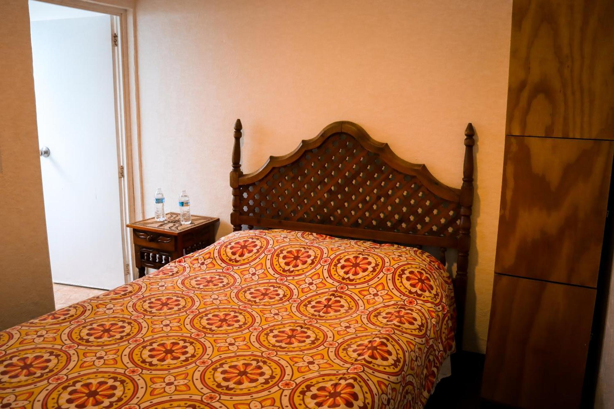 Guest house Hostal Cuija Coyoacan Berlin 268 Coyoacan Mexico City
