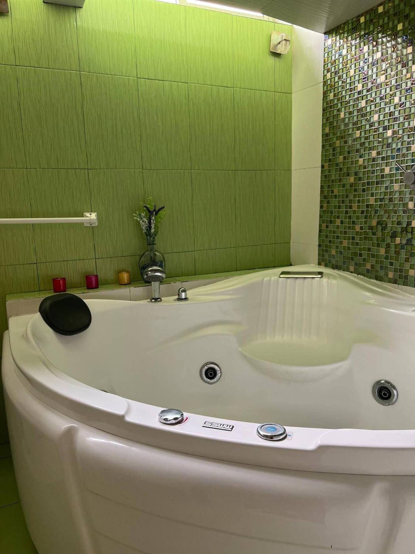 Acampamento Amplia E Indep C/ Jacuzzi, Centrica. *