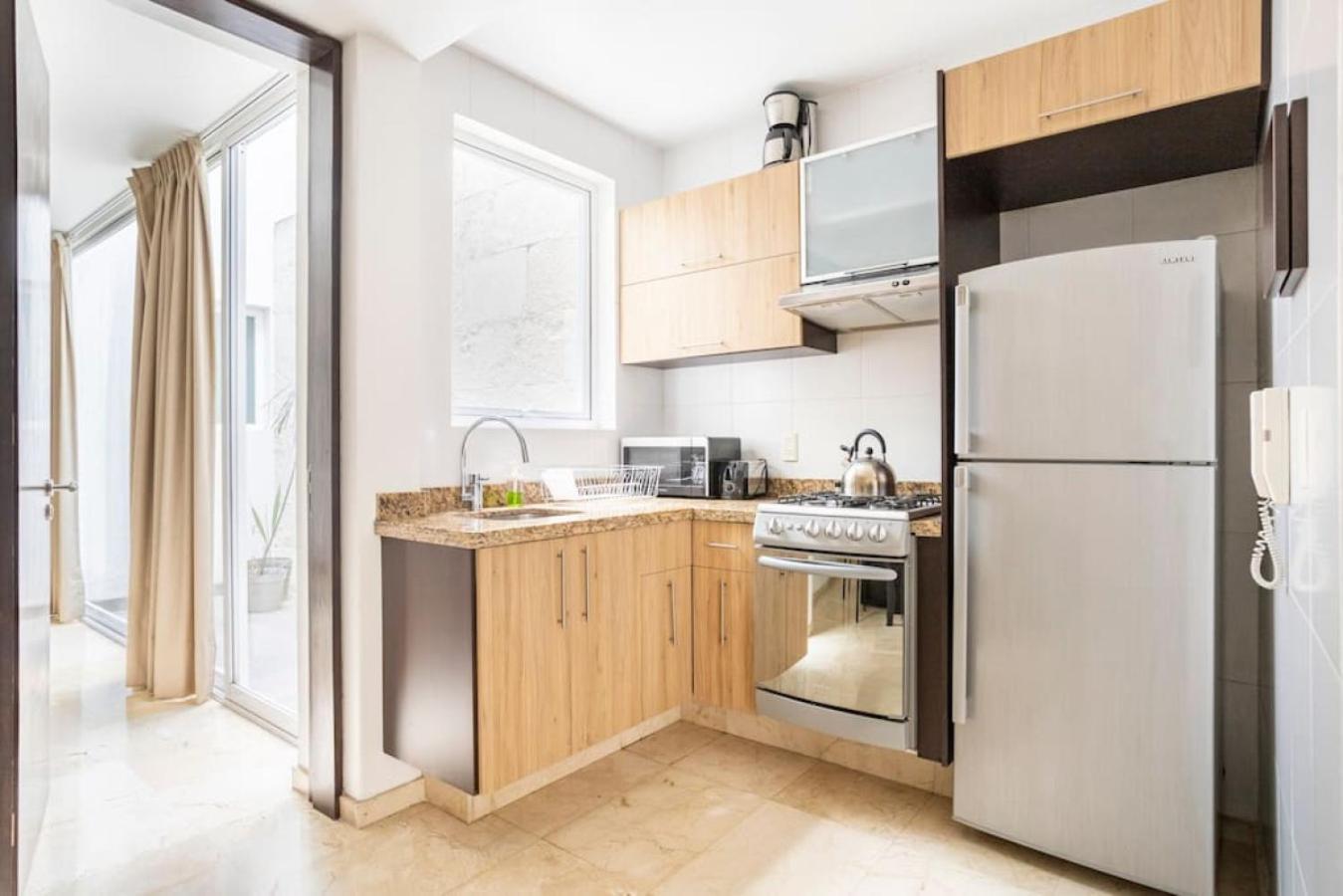 Condesa Amsterdam 304 Inviting 1 Bed, 1 Bath Located On Picturesque Amsterdam Avenue *
