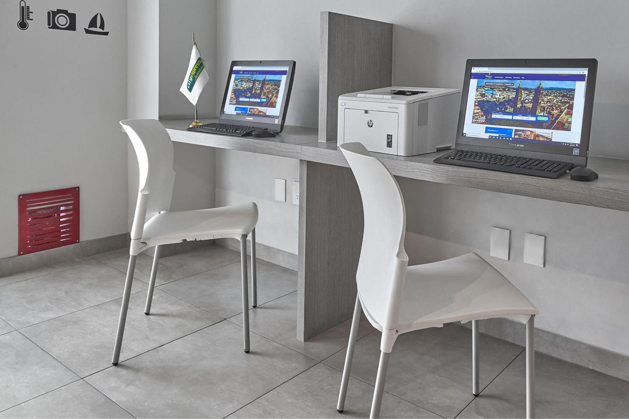 Hotel Express Junior By Marriott Ciudad De Sullivan 4*