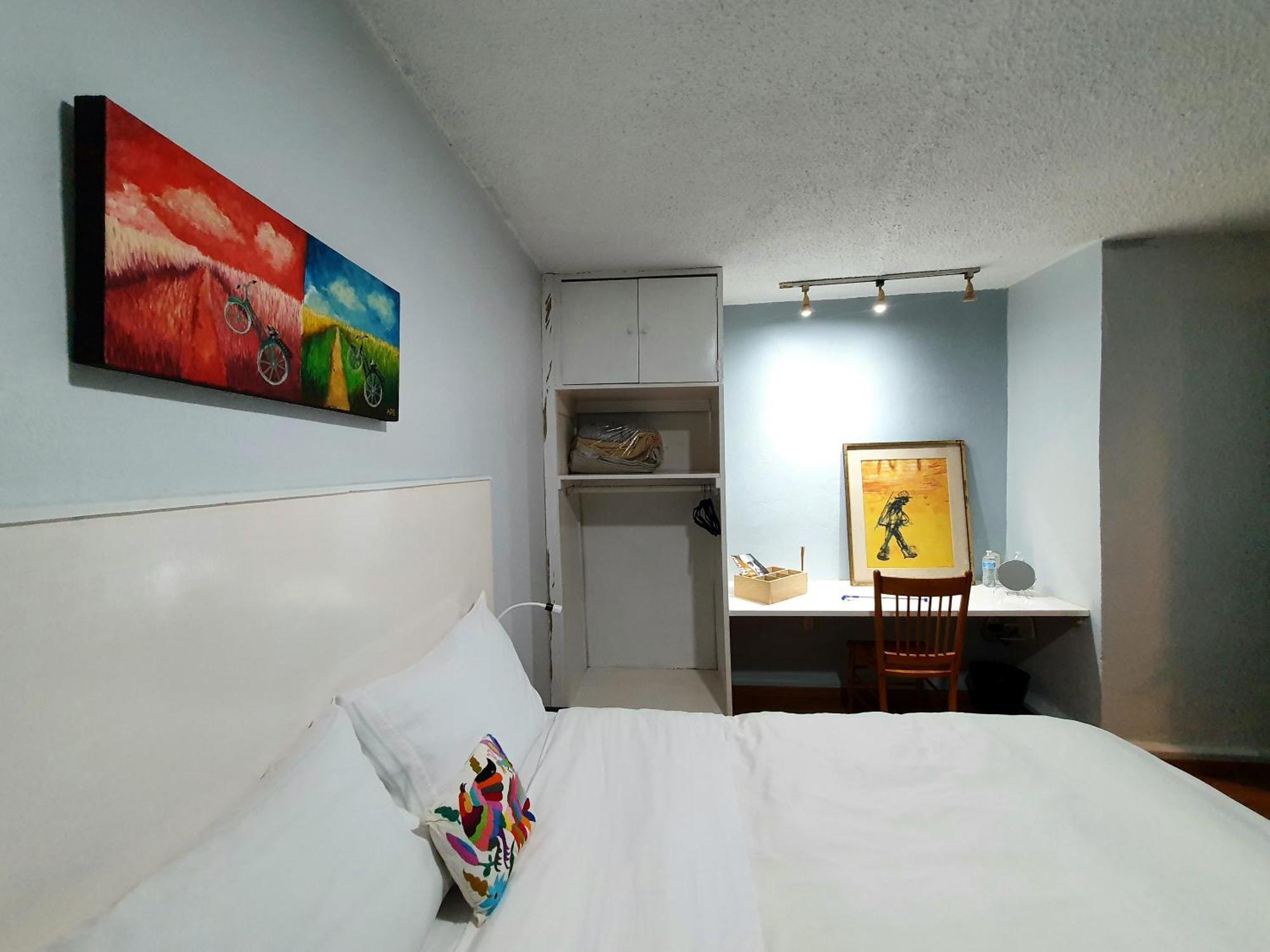 Guest house Lindas Eugenio Sue Mexico City