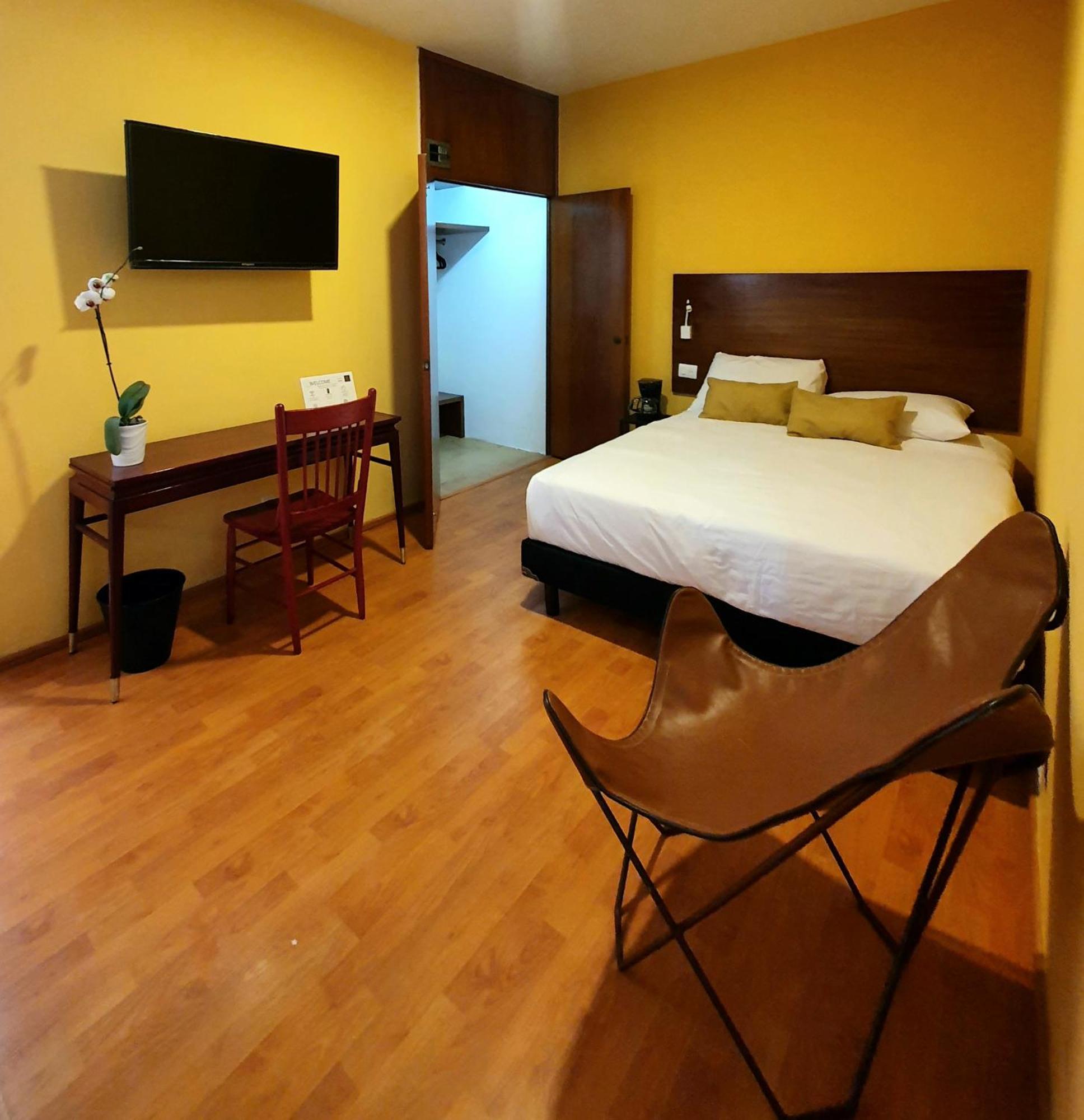 Guest house Lindas Eugenio Sue Mexico City