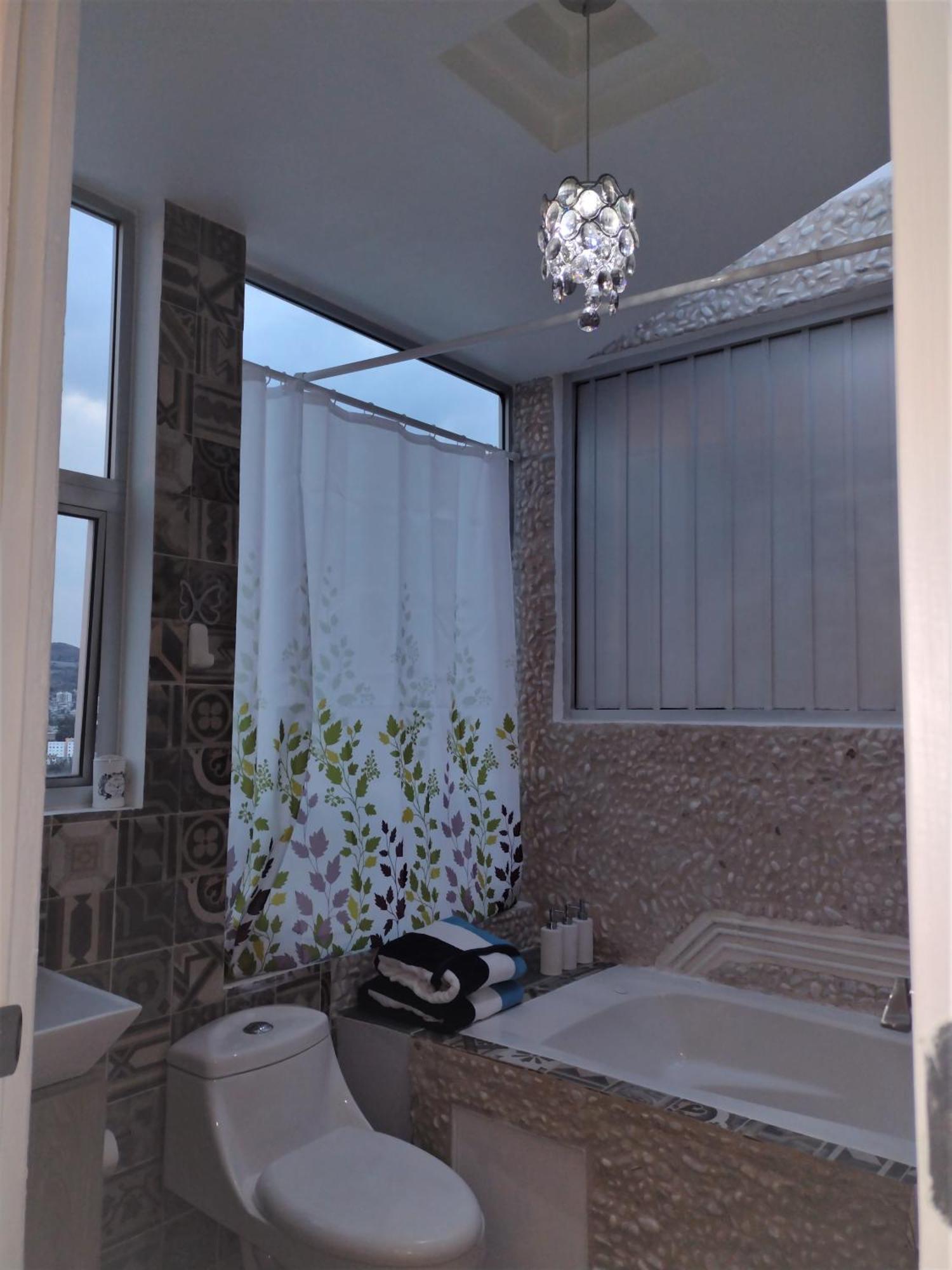 Apartamento Casa Cielito Lindo - Seguridad, 10min De Centros Comerciales & Zona Esmeralda - Empresas Bienvenidas *
