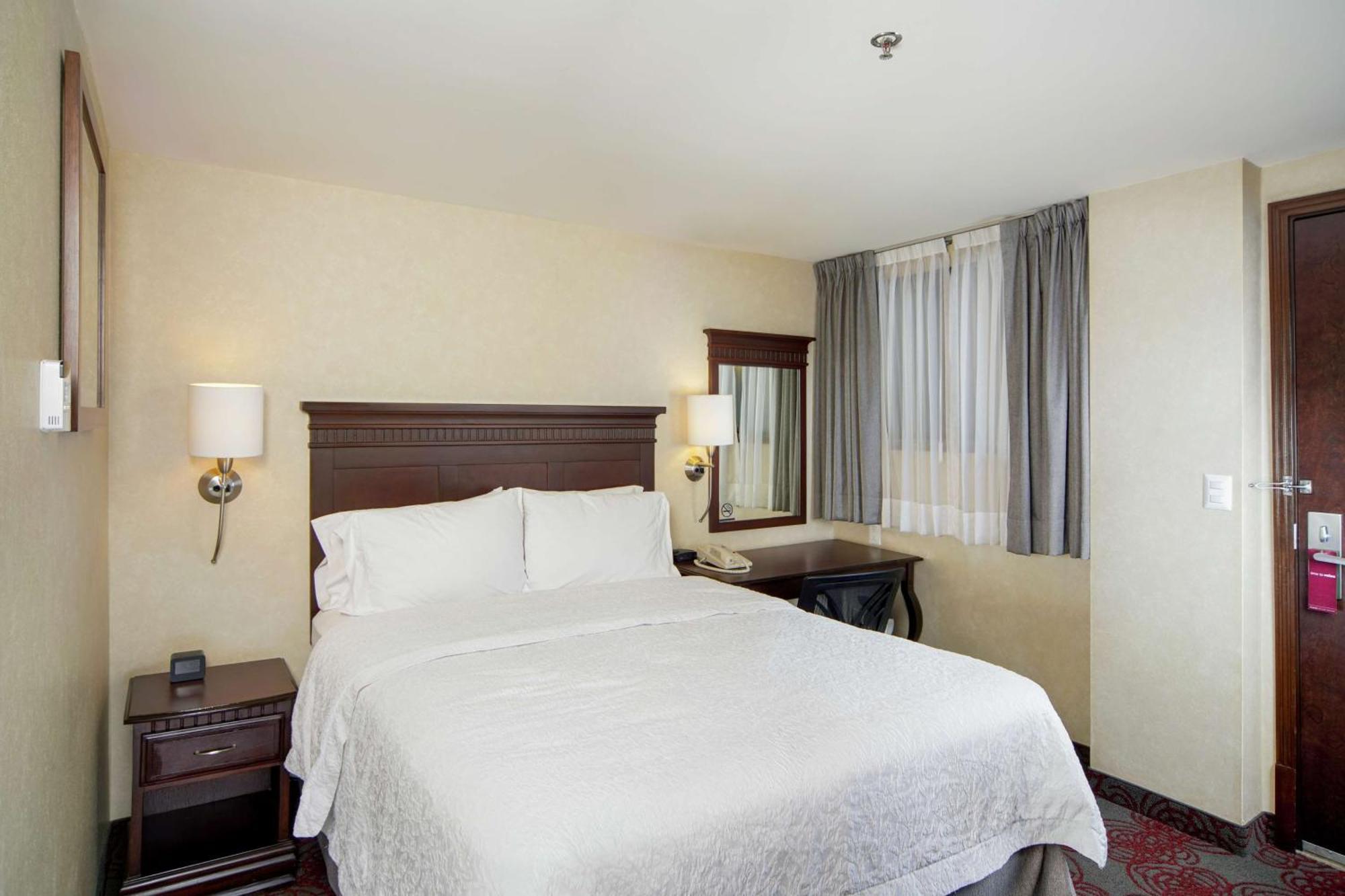 Hampton Inn&suites Mexico - Centro Historico Hotel