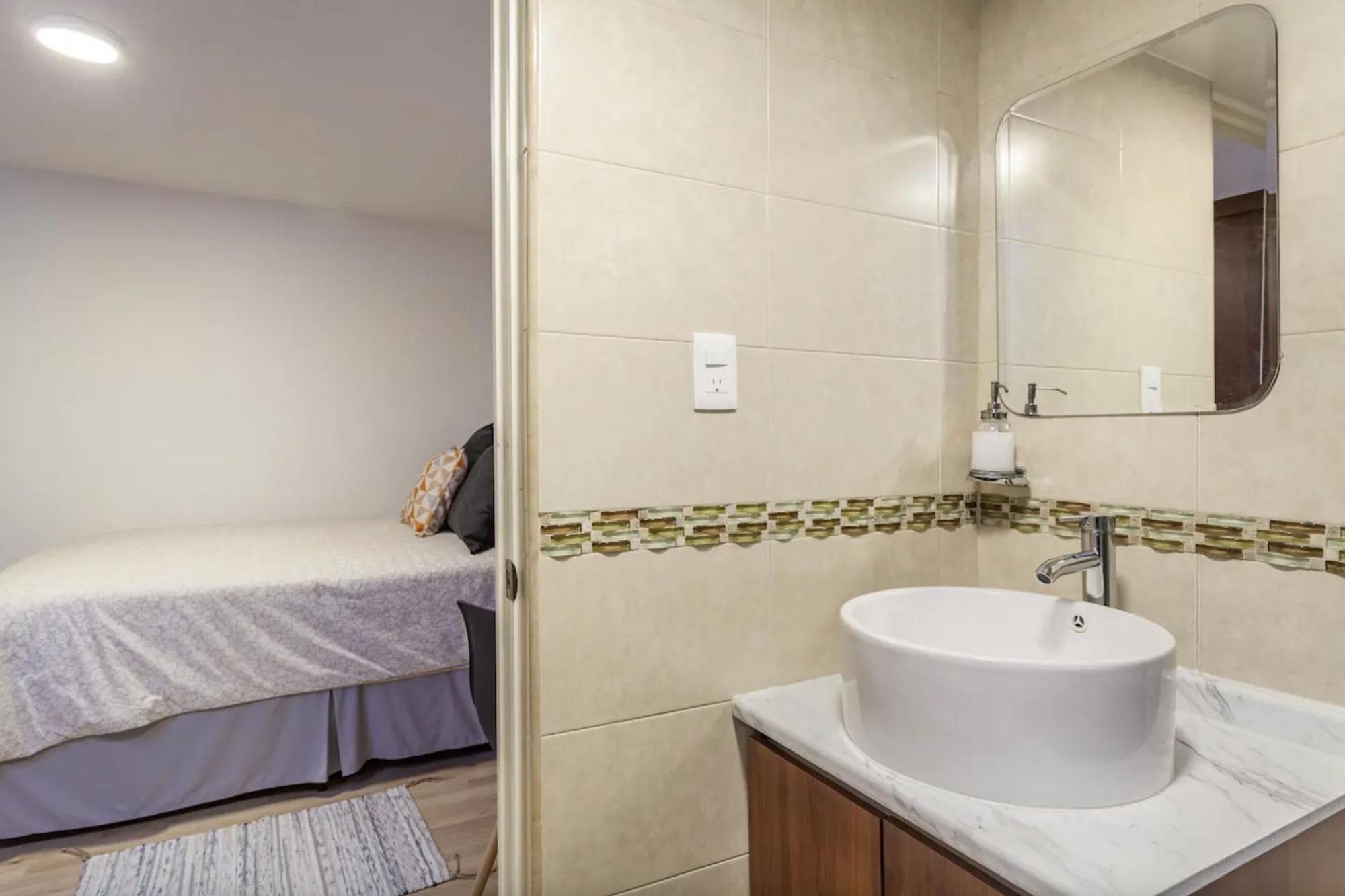 Habitación en casa particular Bedroom With Private Bathroom In Roma Norte In Mexico México DF
