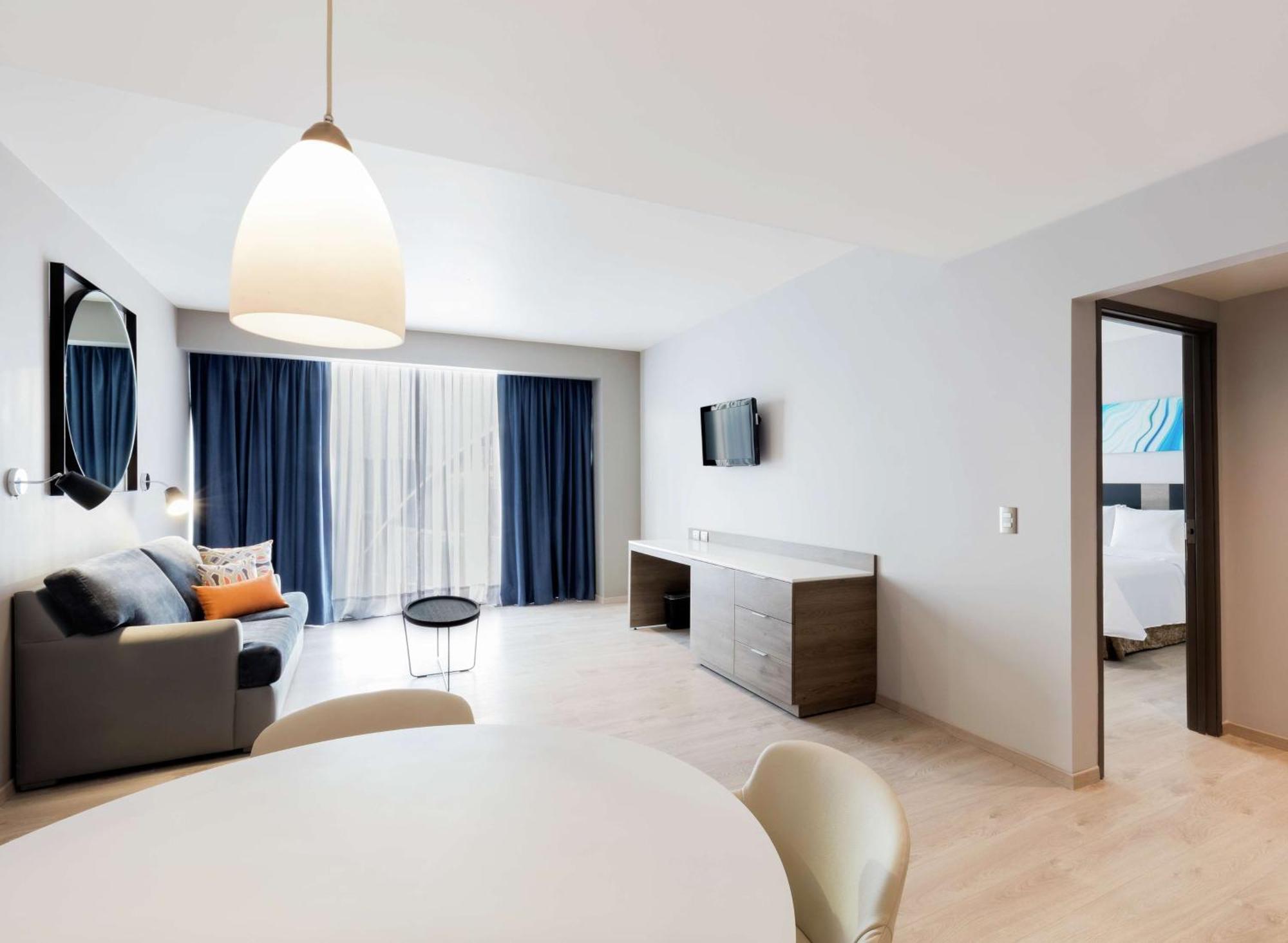 Hilton Garden Santa Fe Mexico City