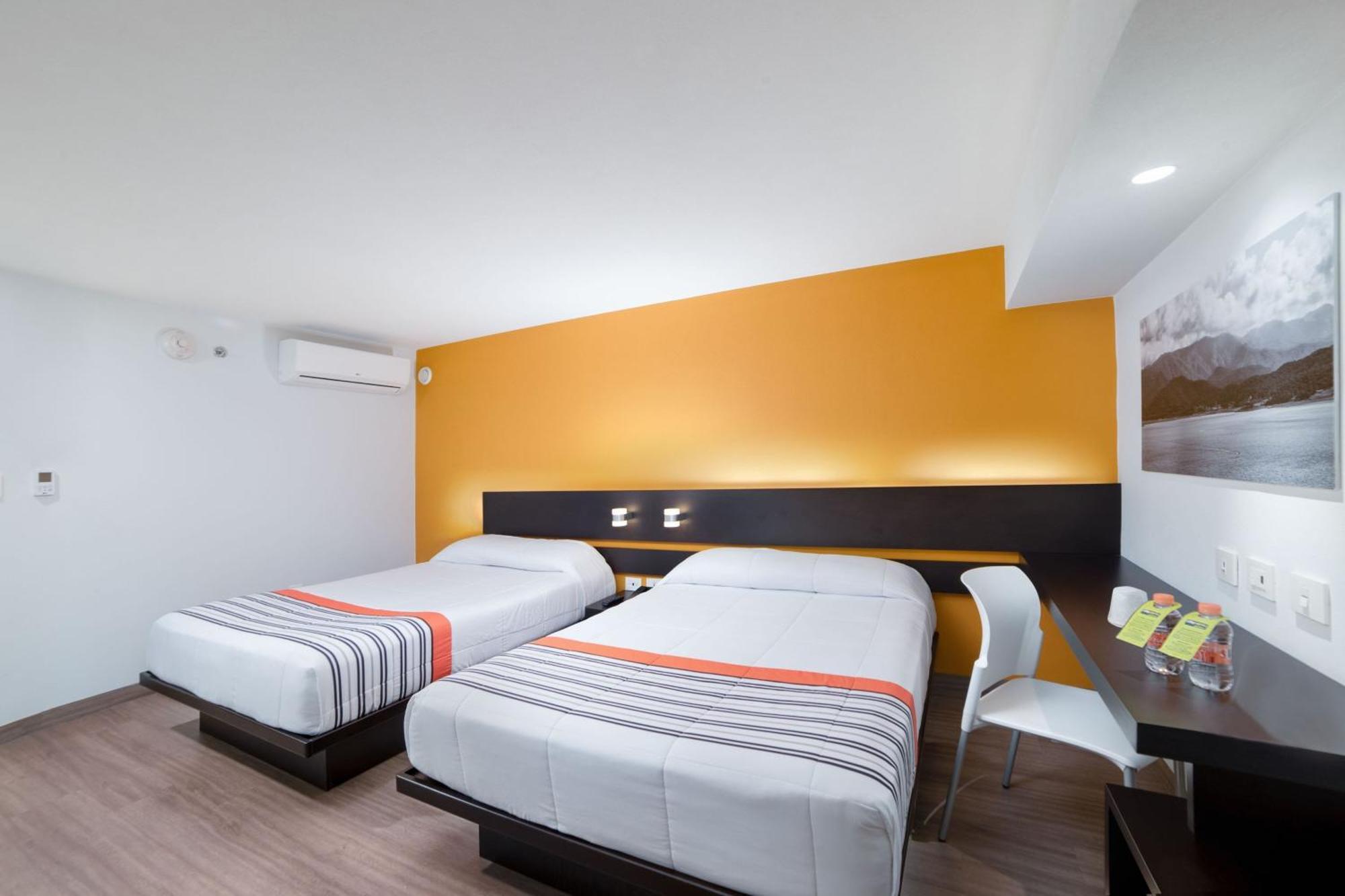 Hotel Express Junior By Marriott Ciudad De Sullivan 4*