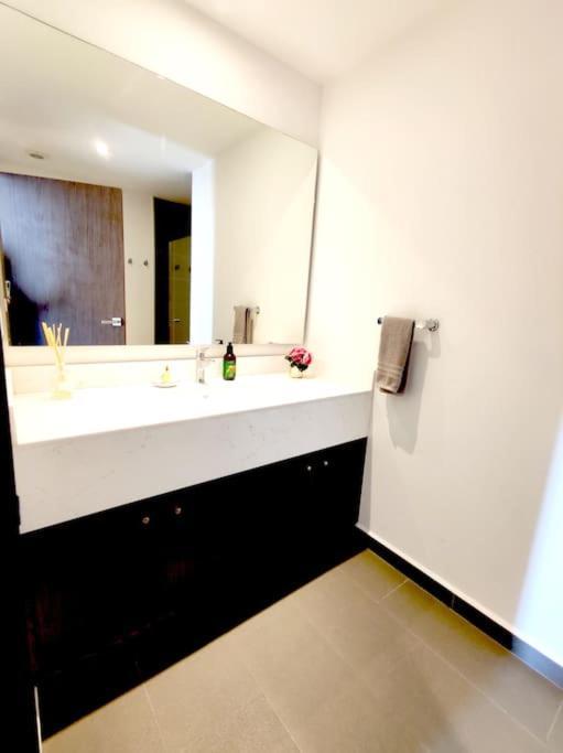Emilia Maiahome-2bd Amazing View In Polanco -pool Gym Mexico City