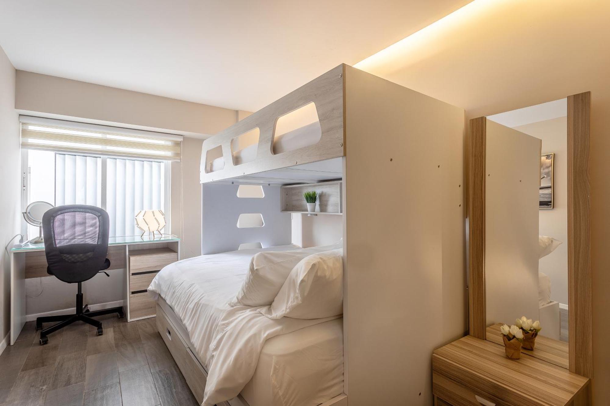 3-floor Penthouse Private Roof Garden High Speed Wi-fi 500mb Air-conditioning Pool & Gym *