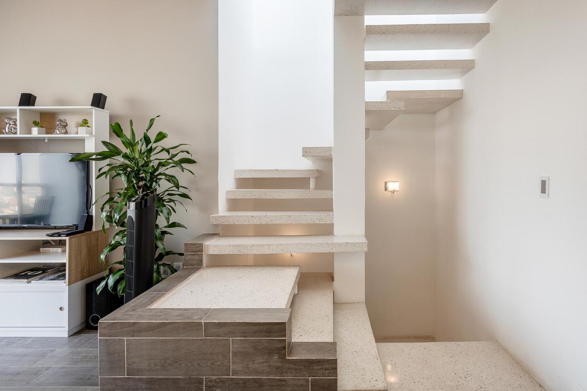 3-floor Penthouse Private Roof Garden High Speed Wi-fi 500mb Air-conditioning Pool & Gym *