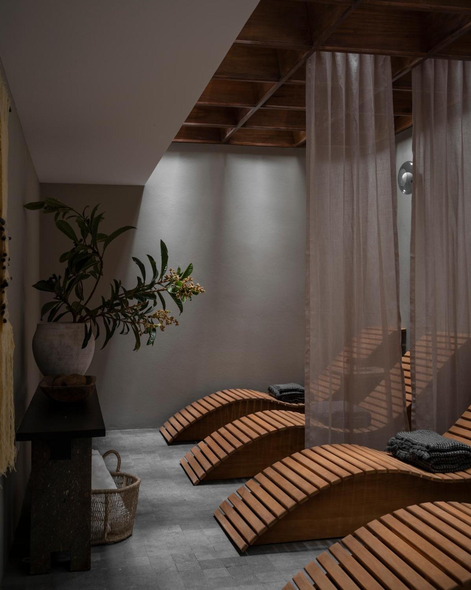 Bed and breakfast Nima Local House & 4*