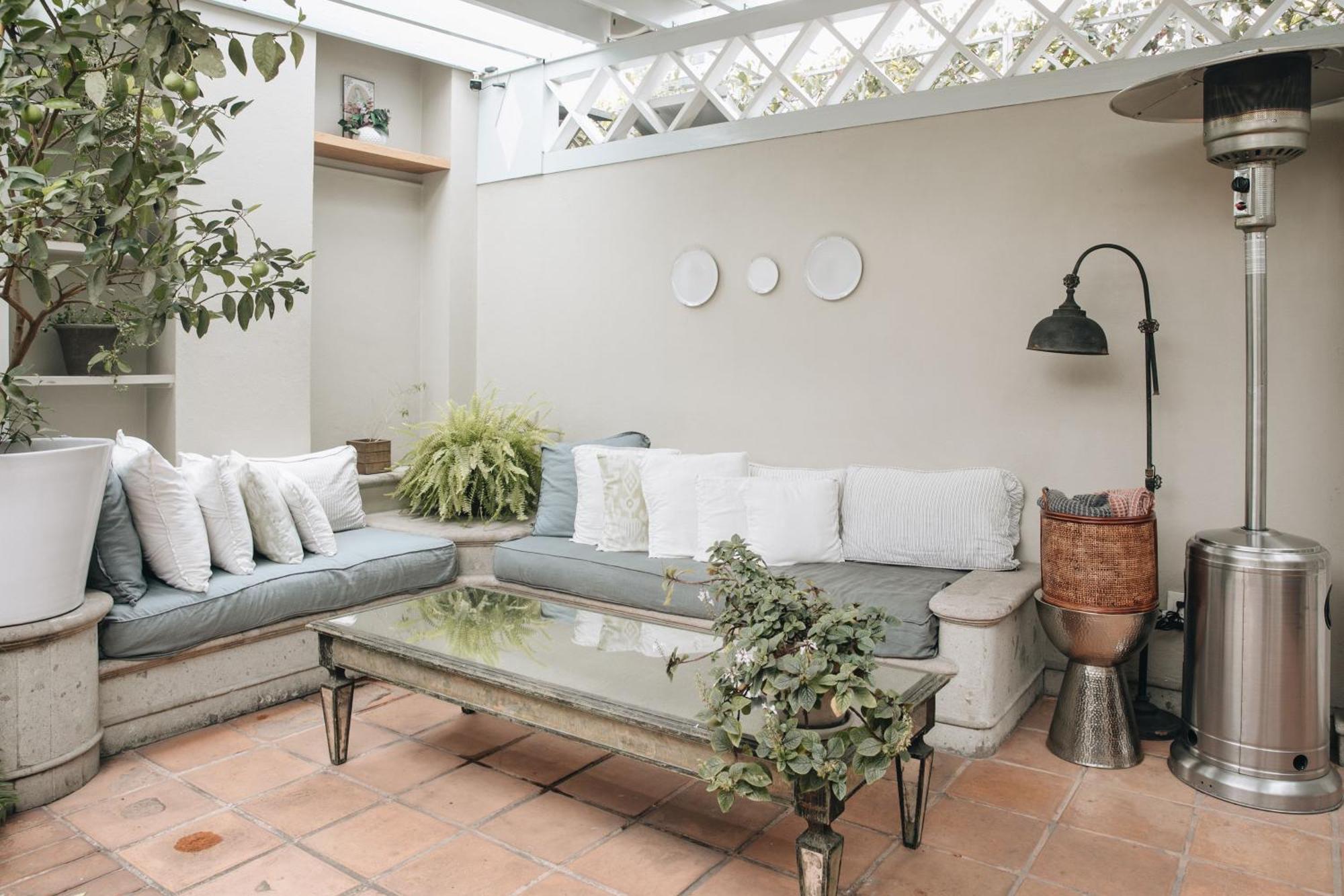 Bed and breakfast Nima Local House & 4*