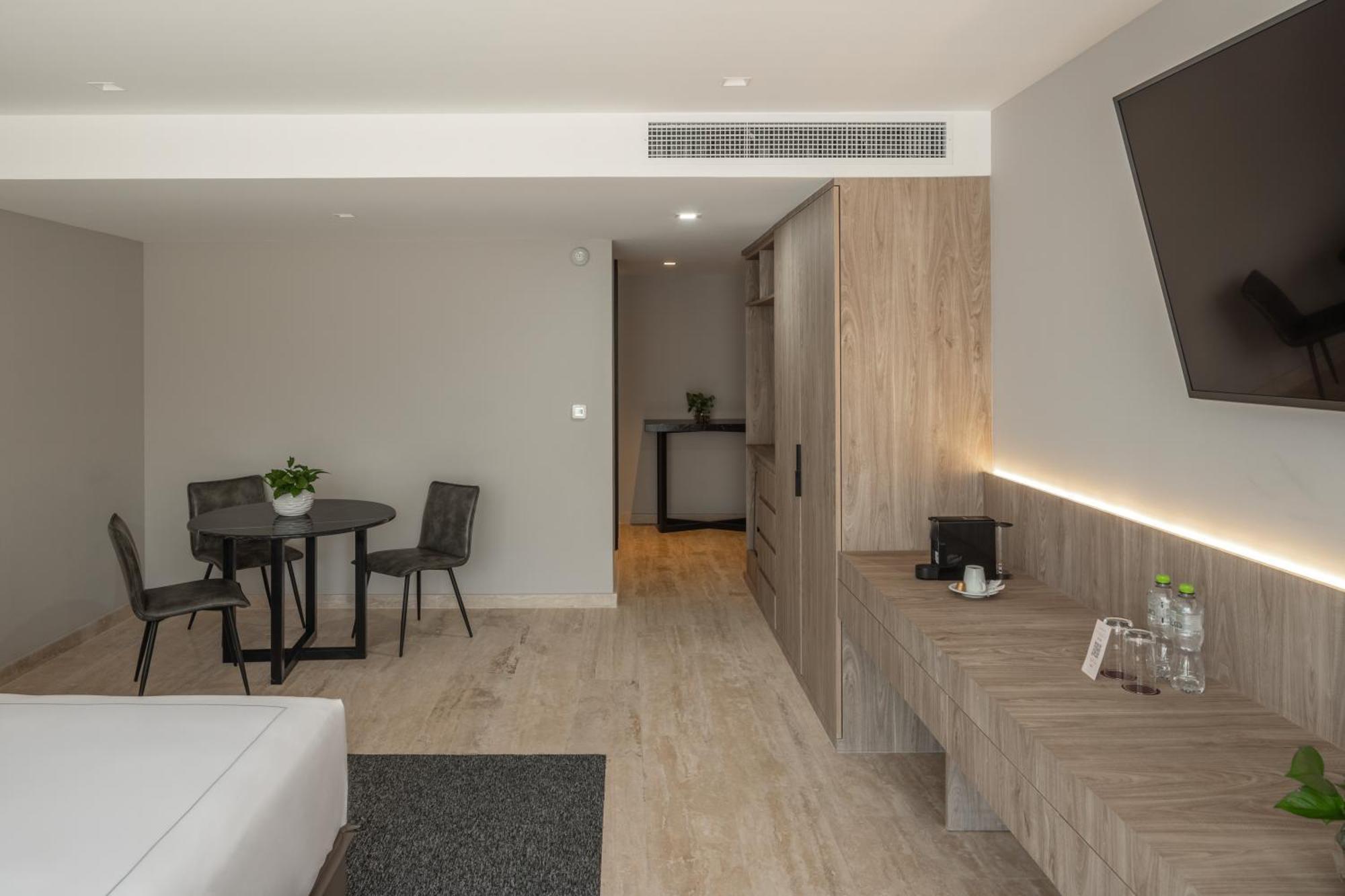Elements By Marquis Hotel