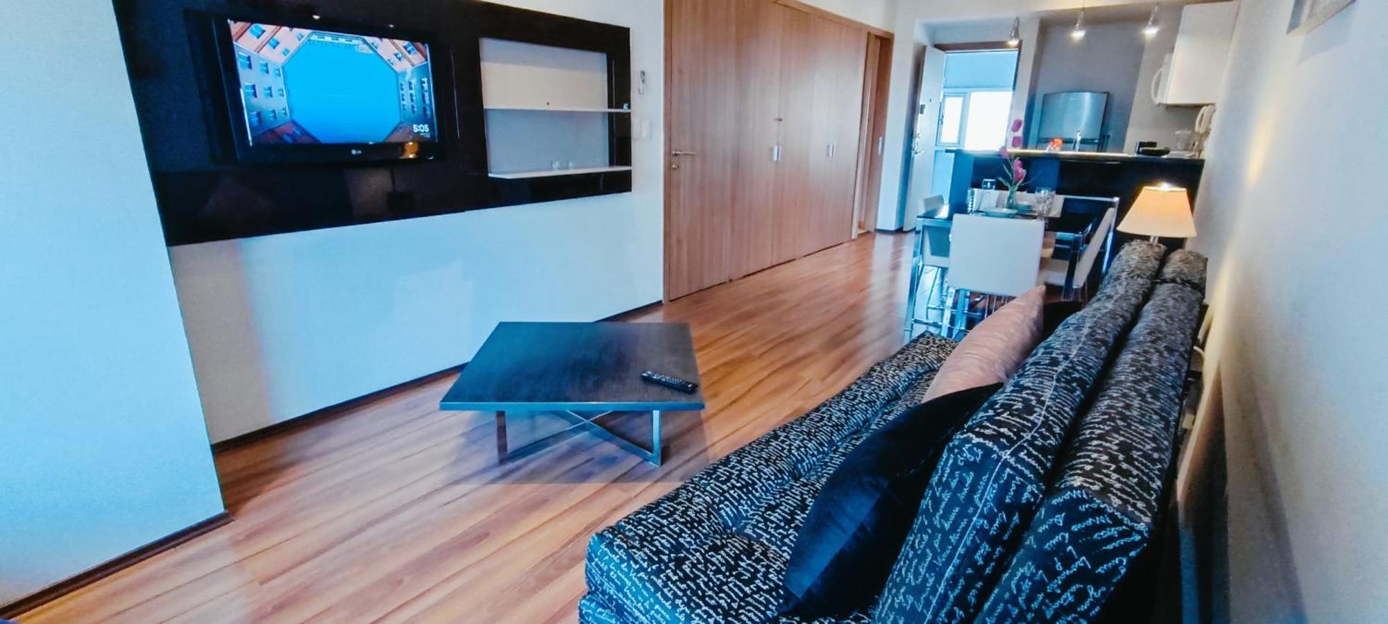 Paseo De La Reforma Apartment, Great Location, Luxurious, 4p. Mexico City