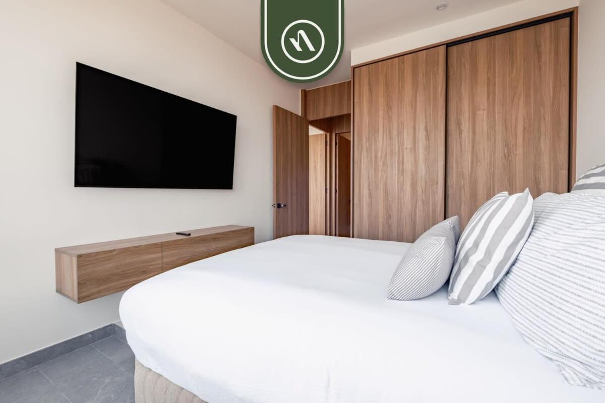 Luxury 2 Bedroom In Reforma - Skyline View - Pool México DF