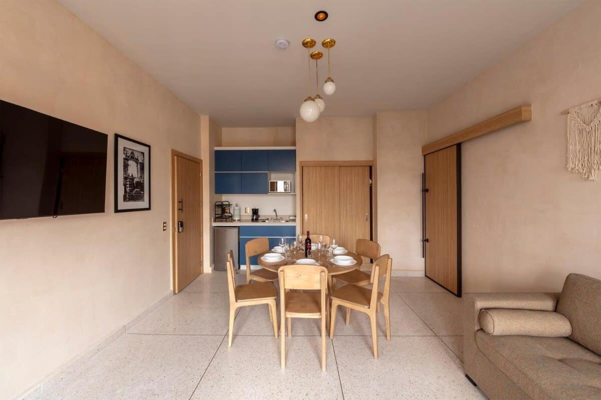 2 Camas Y Sofa Cama Apartamento *