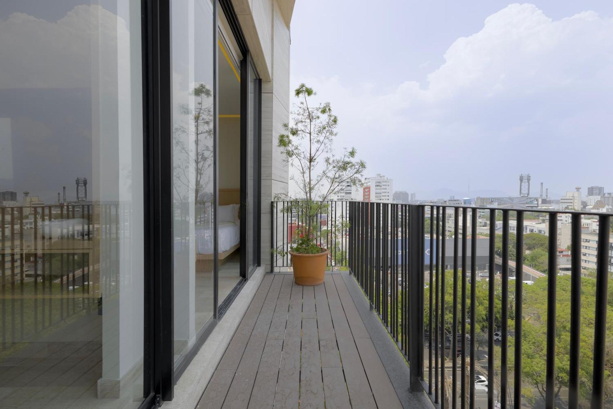 Capitalia - Luxury - Aristoteles