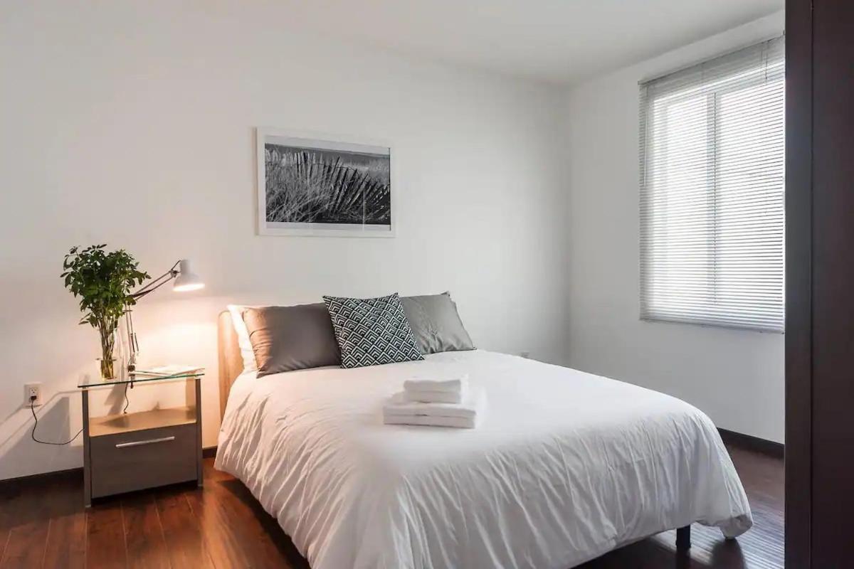 Apartamento Condesa Campeche 5 Modern 2br 1ba Emphasizing Open Airy Spaces In Campeche