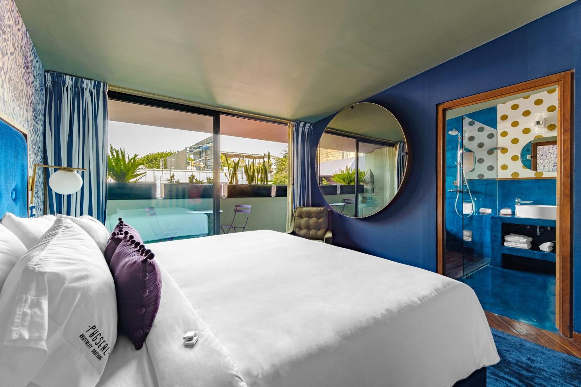 Pug Seal Polanco Anatole France Hotel Mexico City
