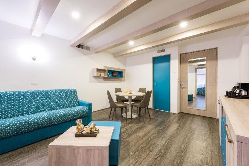 Casa Blanca 4*