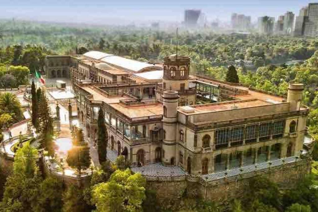 Elevador- Embajada A 3 Cdras De Reforma Cidade do México