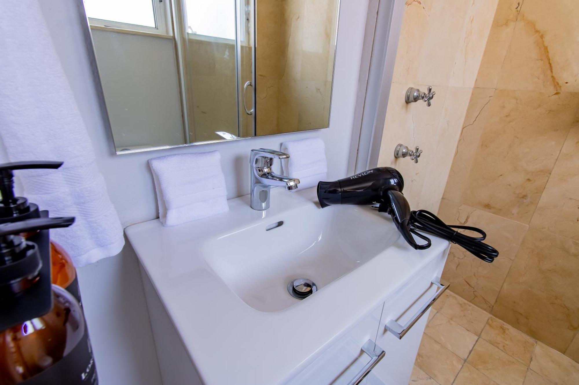 Apartamento Capitalia - - Juan Racine *