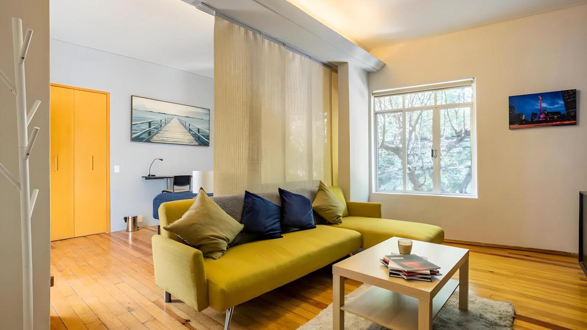 Cozy Condesa Studio W Private Patio On Amsterdam! * Cidade do México