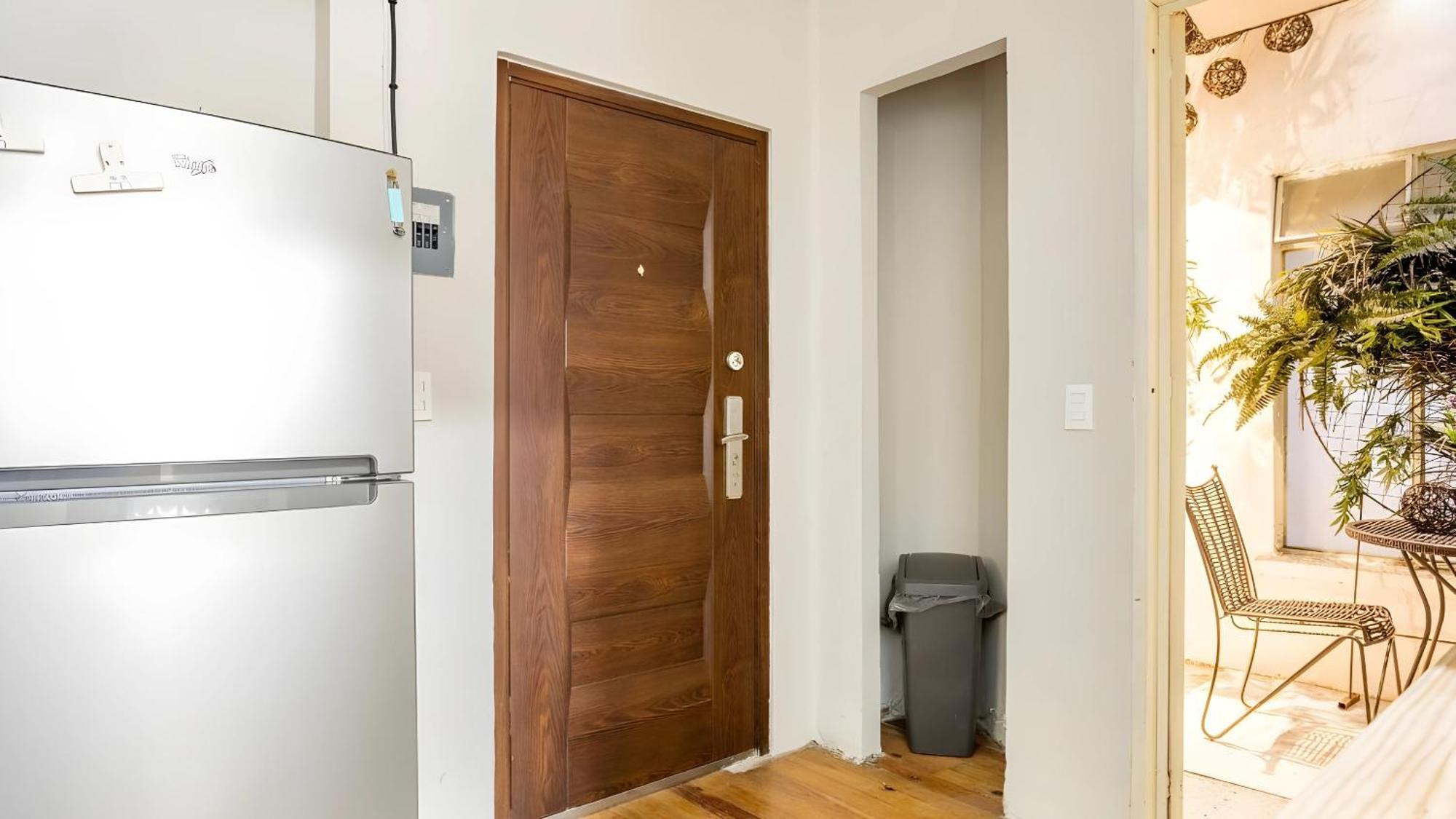 Cozy Condesa Studio W Private Patio On Amsterdam! Apartamento Cidade do México