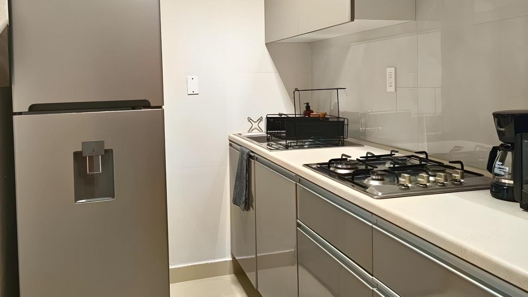 Stylish 2br On Amsterdam W. Private Terrace! Apartamento
