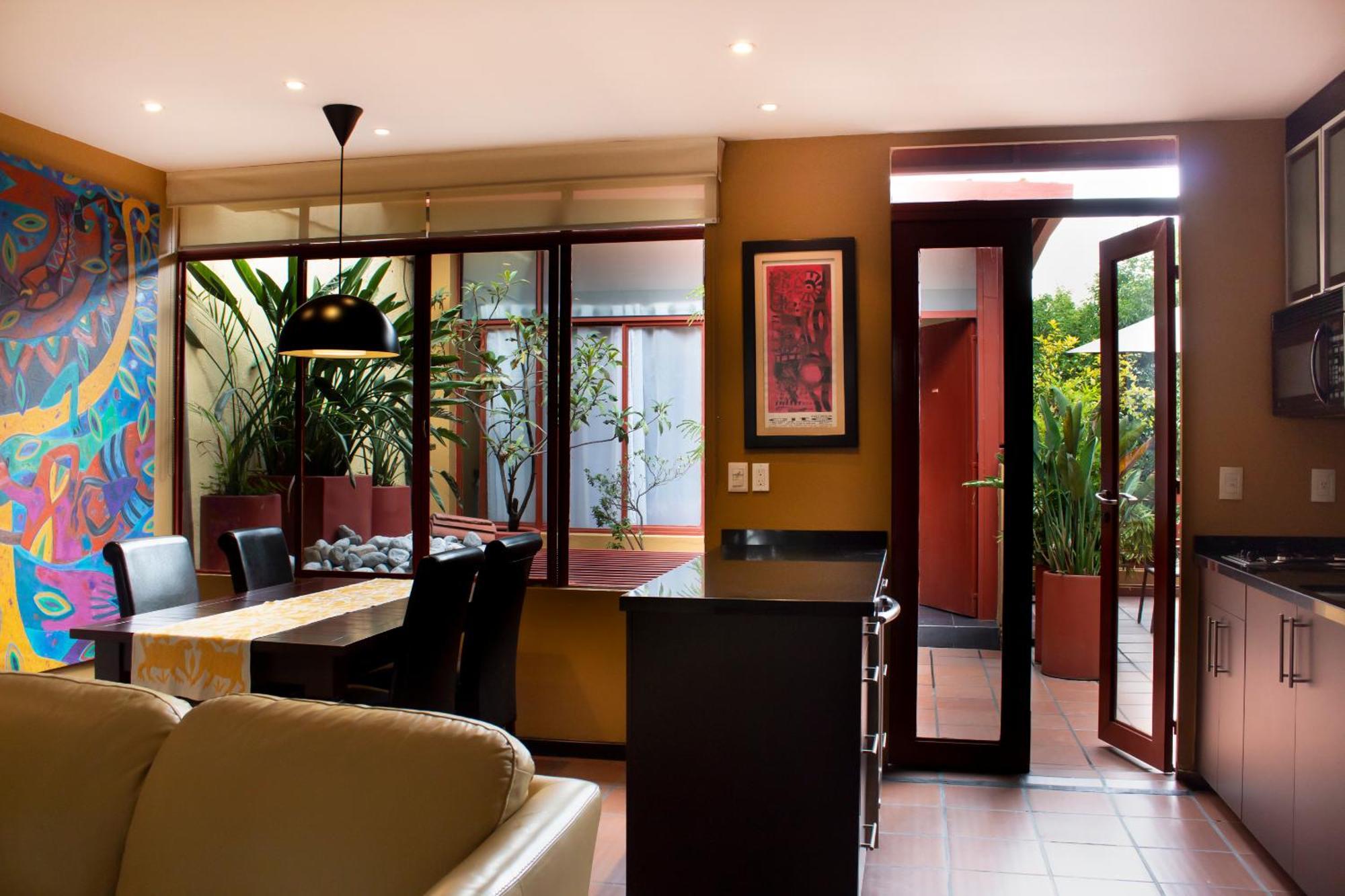 The Red Tree House Bed and breakfast *