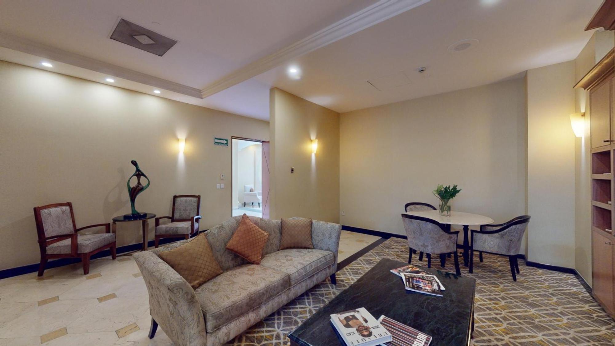 Hotel Marquis Skysuites 5*